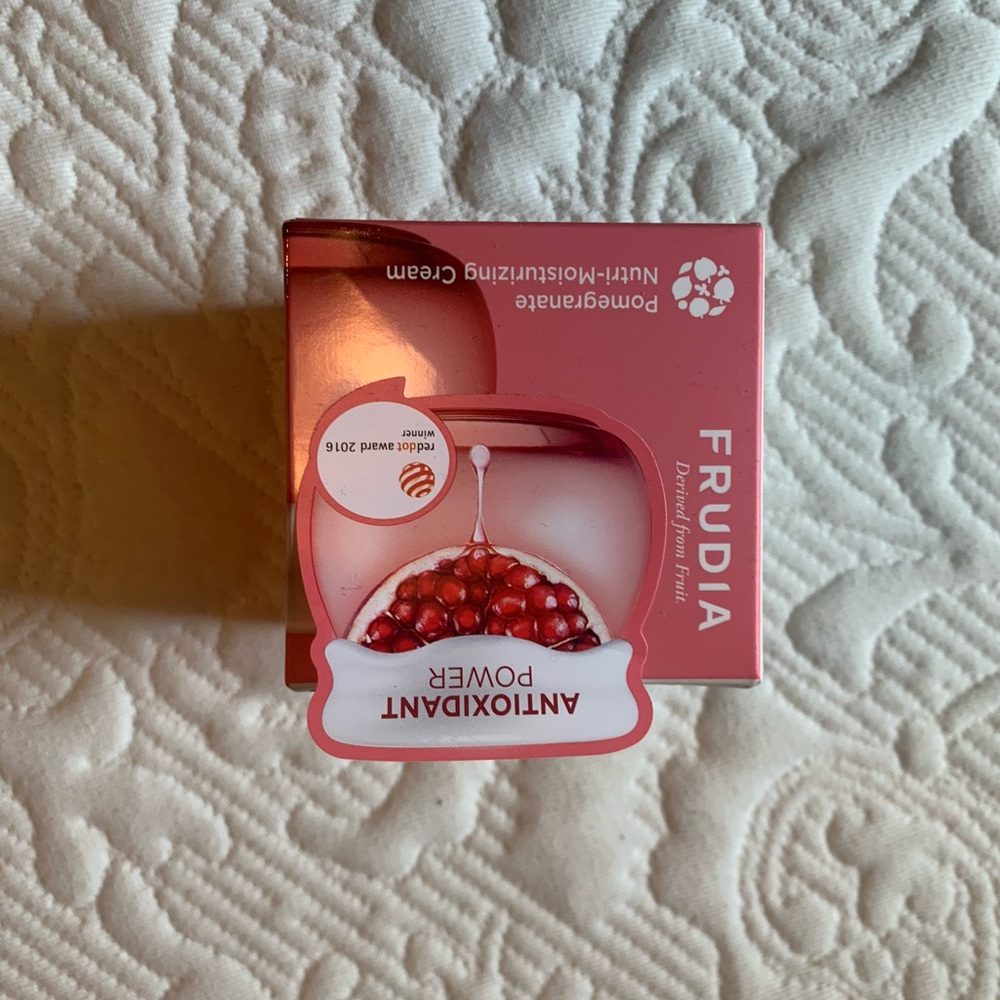 Pomegranate Nutri-Moisturizing Cream - Red